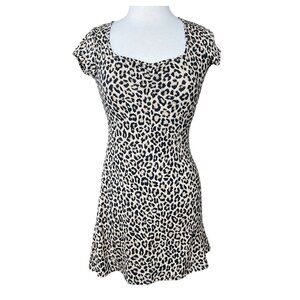 See You Monday Short Sleeve Ruched Sweetheart Neck Ribbed Cheetah Knit Dress M